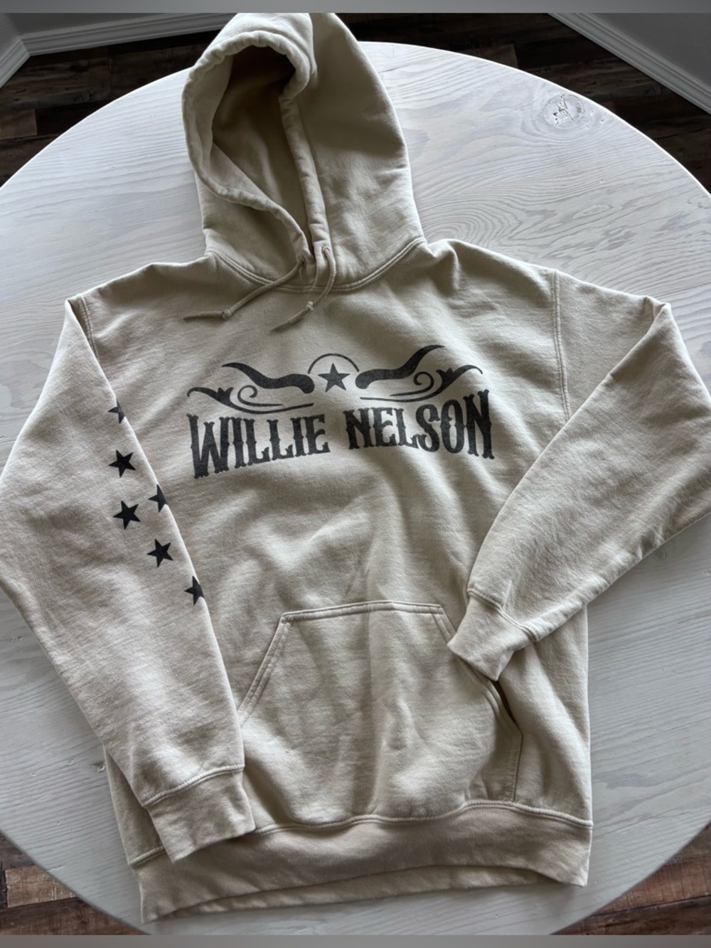 Willie Nelson Cream Graphic Hoodie Size Small “sold out at Urban Outfitters” - Picture 5 of 7